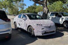 Nowe BMW X5 M przyłapane na testach. Będzie V8 i wersja elektryczna
